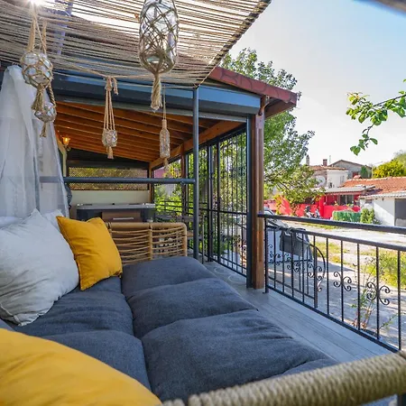 Nar Alacati Private Jacuzzi House *