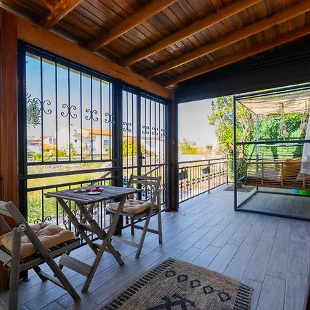 Nar Alacati Private Jacuzzi House *
