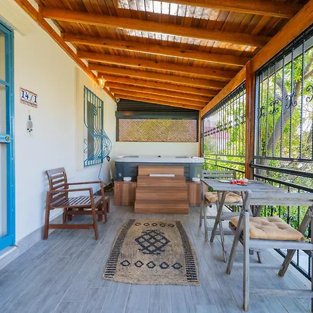 Nar Alacati Private Jacuzzi House Cesme