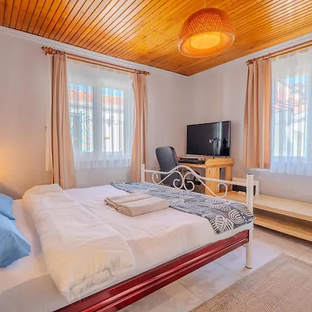 Holiday home Nar Alacati Private Jacuzzi House Cesme